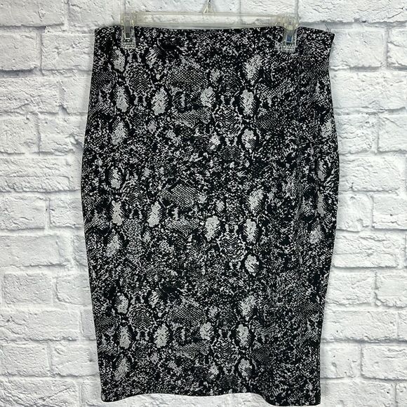 Apt. 9 Snakeskin Print Black and White Fitted Stretch Skirt Size Large - Picture 4 of 4
